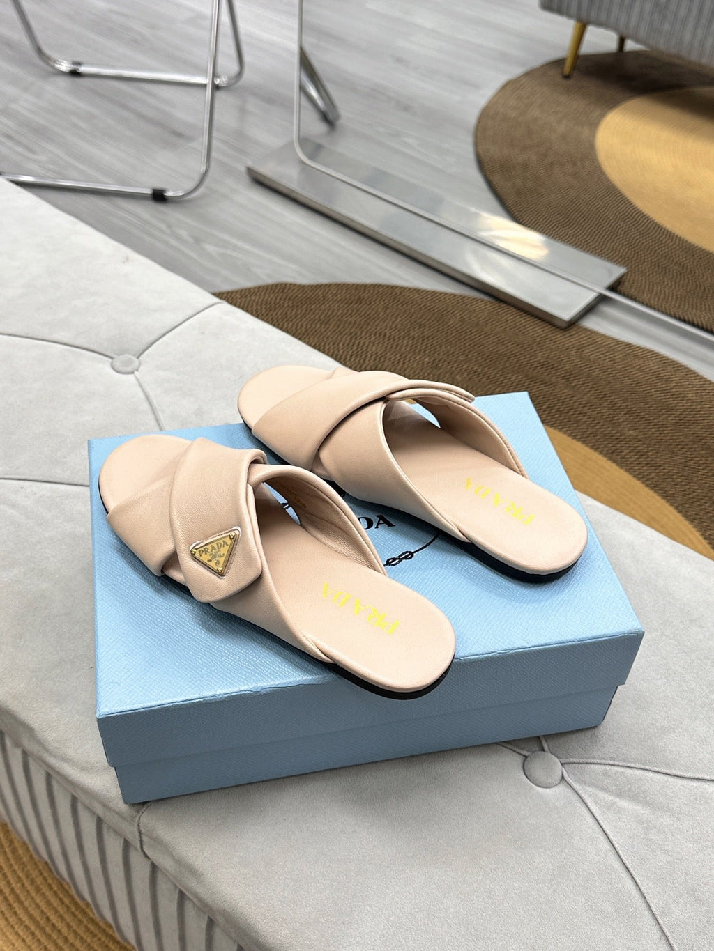 PRADA 25S SLIDE SANLS IN BEIGE CALFSKIN LOGO
