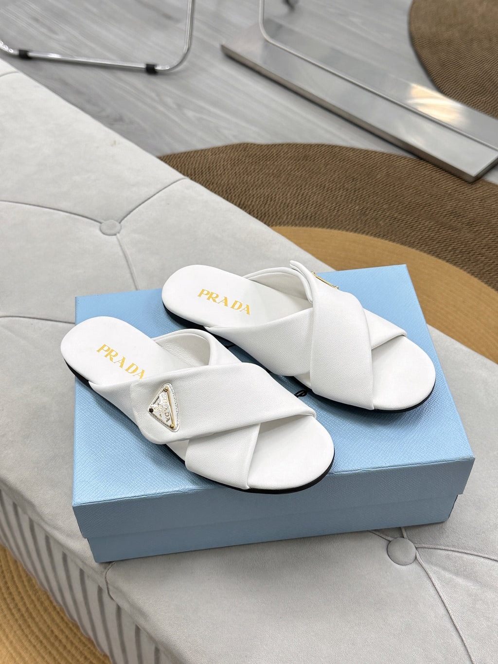 PRADA 25S SLIDE SANLS IN WHITE CALFSKIN LOGO