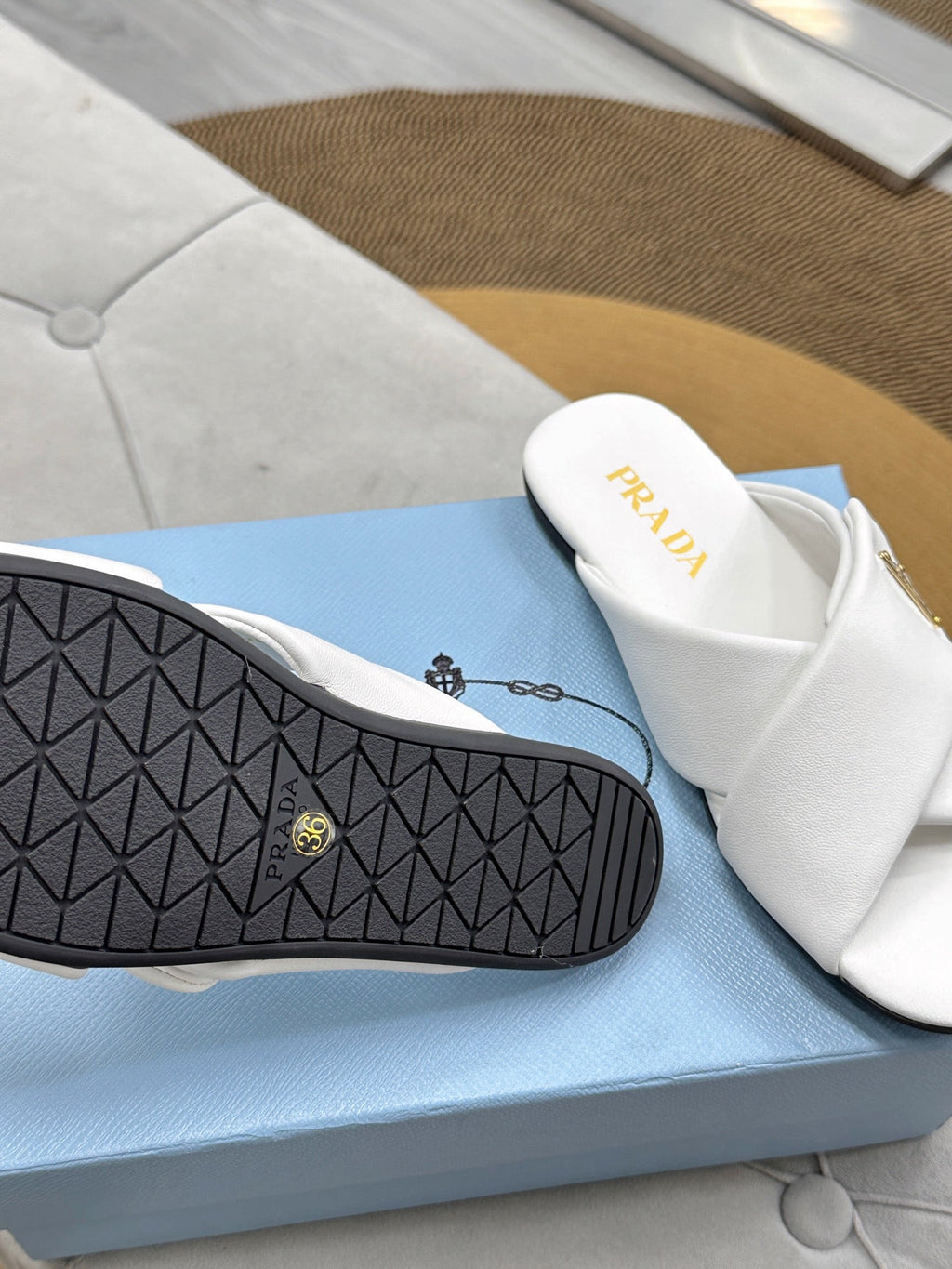 PRADA 25S SLIDE SANLS IN WHITE CALFSKIN LOGO