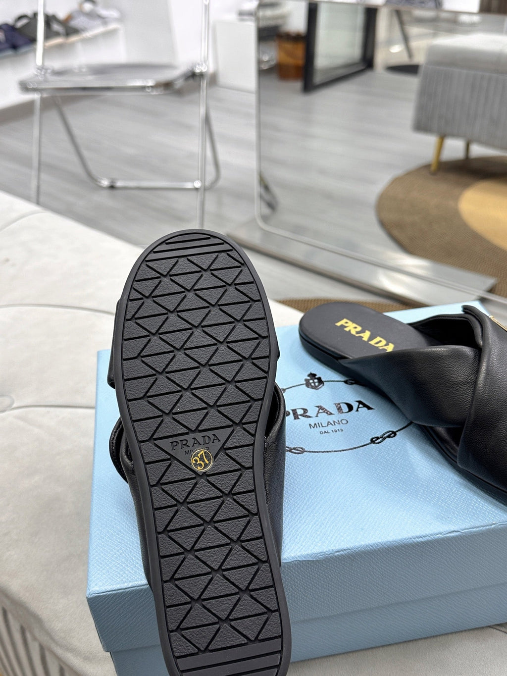 PRADA 25S SLIDE SANLS IN BLACK CALFSKIN LOGO
