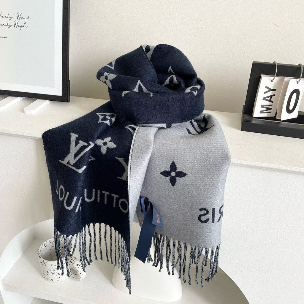 LOUIS VUITTON ESSENTIAL SCARF 186 CM IN NAVY BLUE WOOL 390997