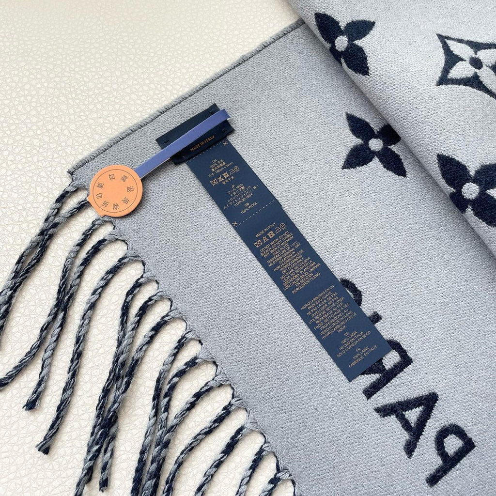 LOUIS VUITTON ESSENTIAL SCARF 186 CM IN NAVY BLUE WOOL 390997