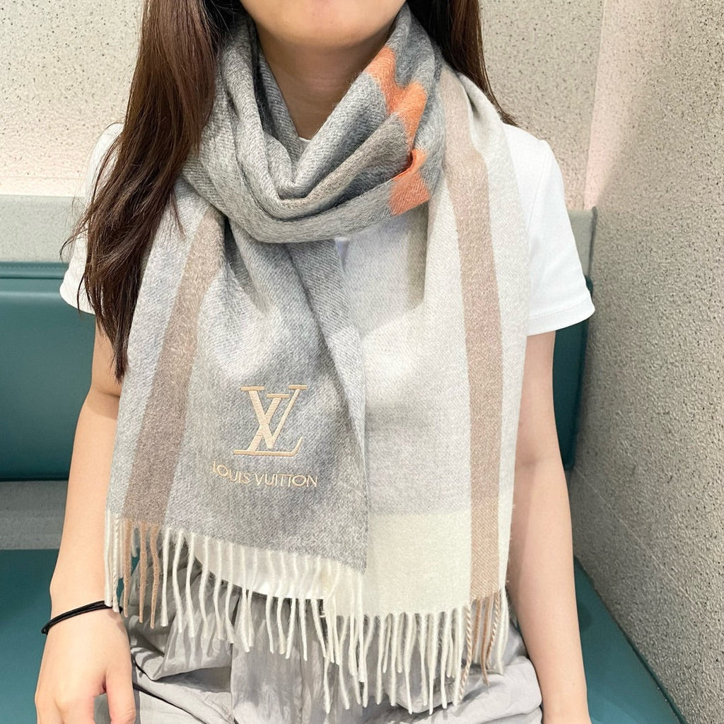LOUIS VUITTON SCARF 180 CM IN DOVE GRAY CASHMERE 394702