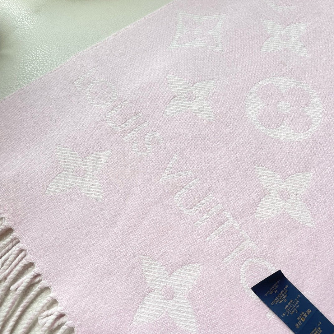 LOUIS VUITTON ESSENTIAL SCARF 186 CM IN LIGHT PINK WOOL 399778