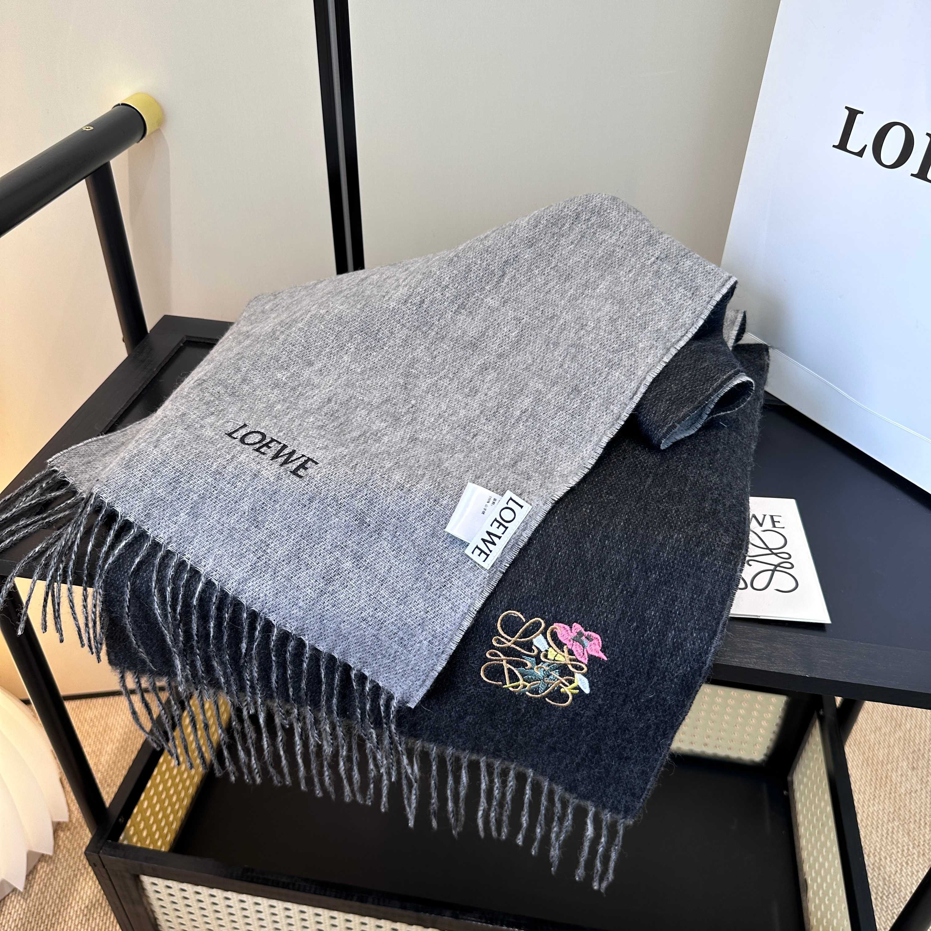 LOEWE 25S SCARF 180 IN CASHMERE 858192