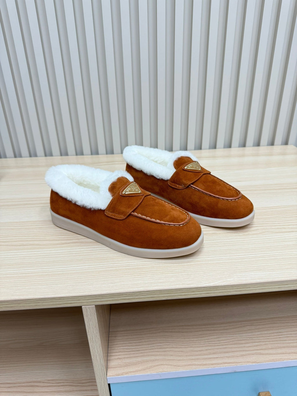 PRADA LOAFER IN RED BROWN SUEDE AND FUR LINING ATTACHED TRIANGLE LOGO