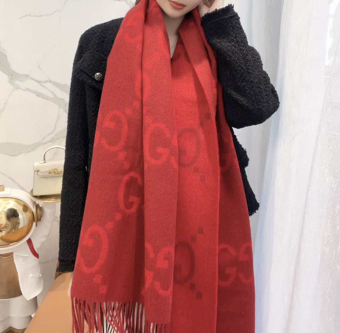 GUCCI SCARF 200 CM IN CHERRY RED CASHMERE 396378