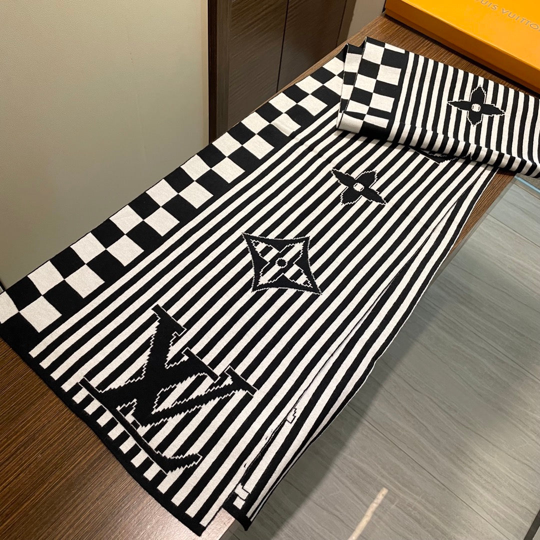 LOUIS VUITTON GRAPHICAL 180 CM SCARF IN WHITE MIX BLACK CASHMERE 388201