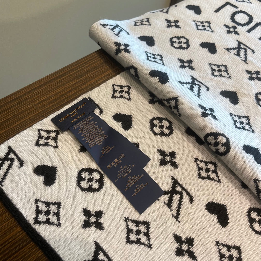 LOUIS VUITTON GAME ON SCARF 180 CM IN BLACK CASHMERE 394760