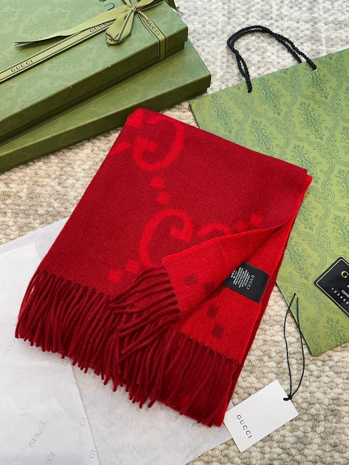 GUCCI SCARF 200 CM IN CHERRY RED CASHMERE 396378