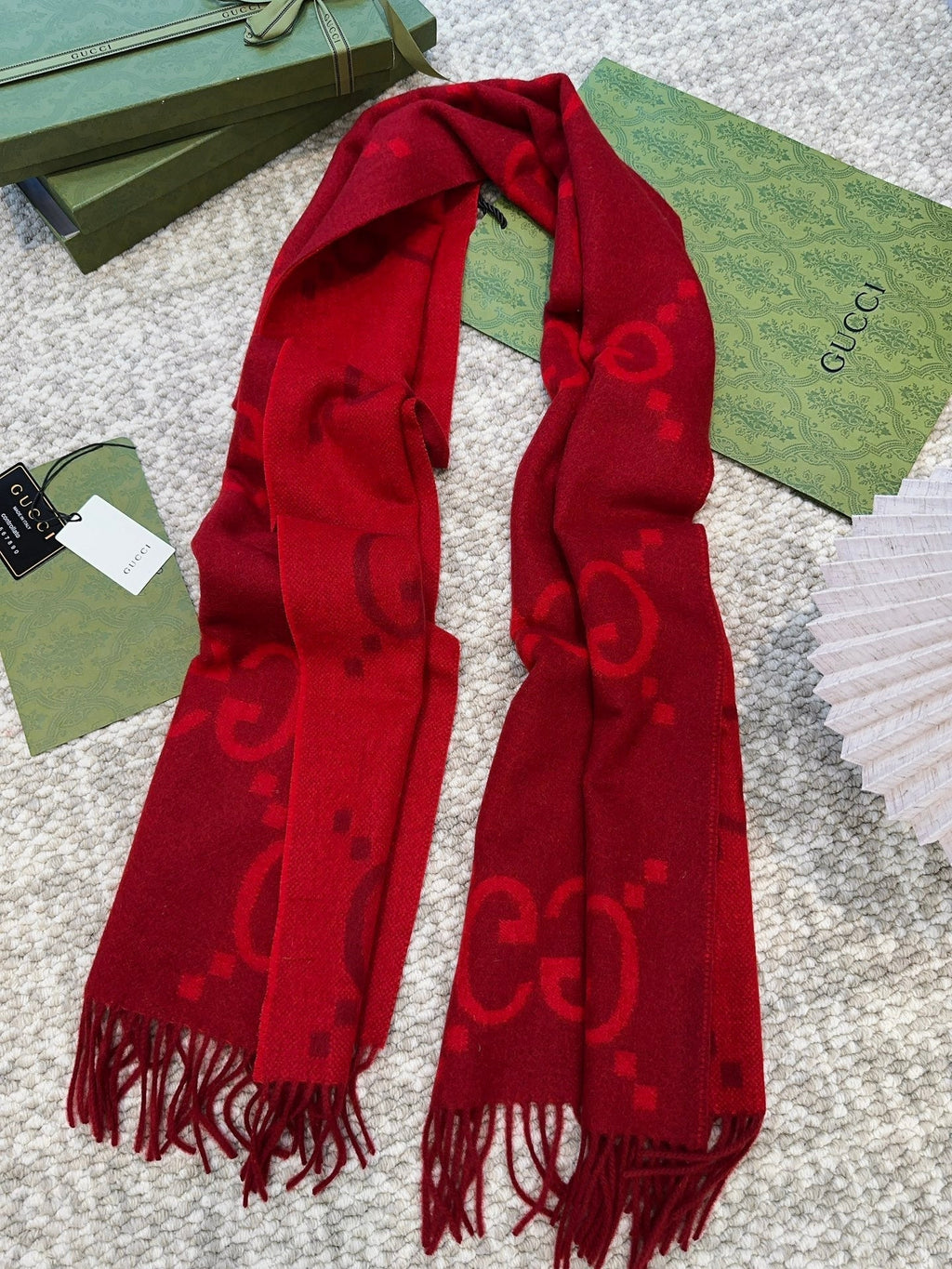 GUCCI SCARF 200 CM IN CHERRY RED CASHMERE 396378