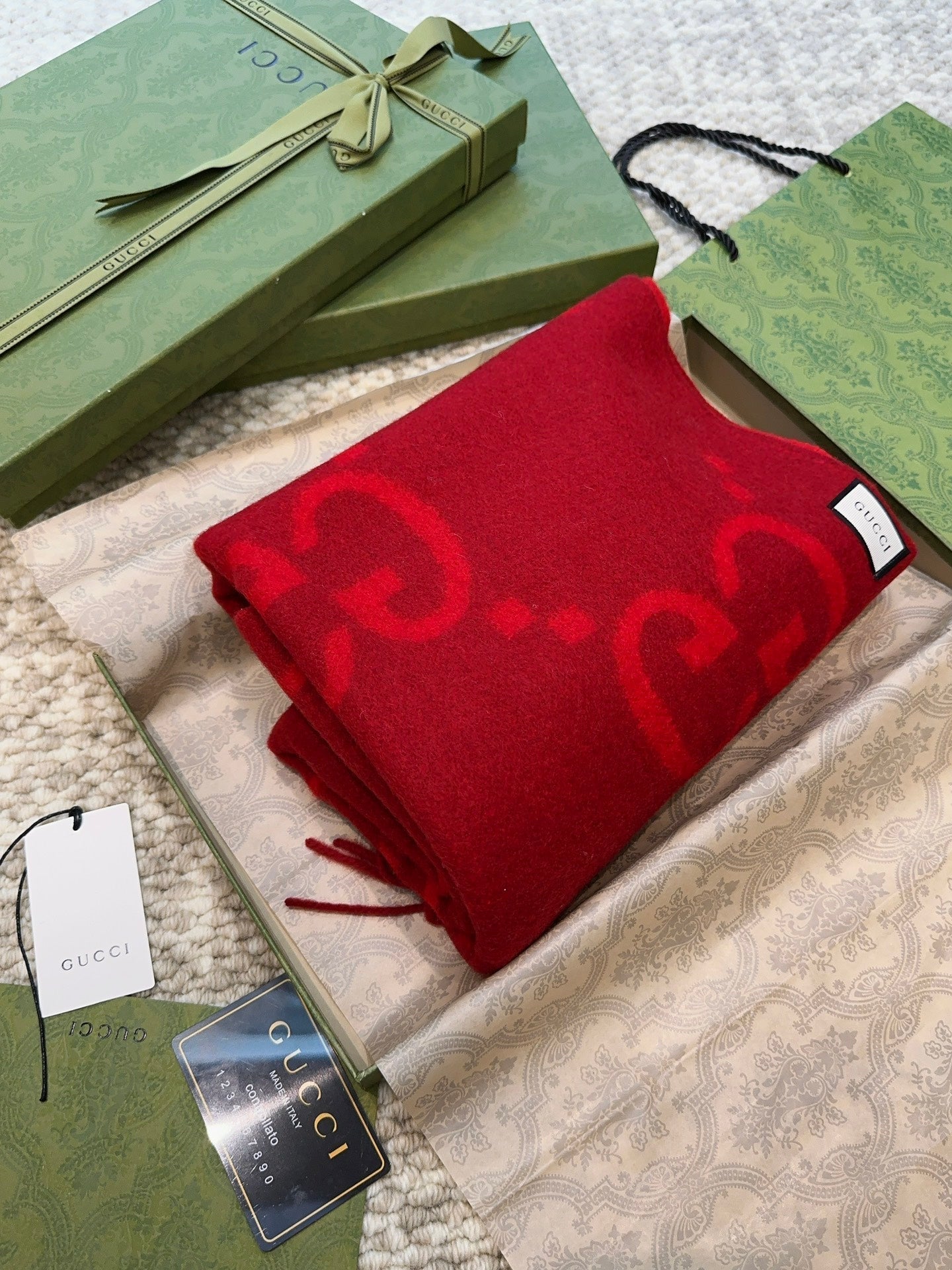 GUCCI SCARF 200 CM IN CHERRY RED CASHMERE 396378