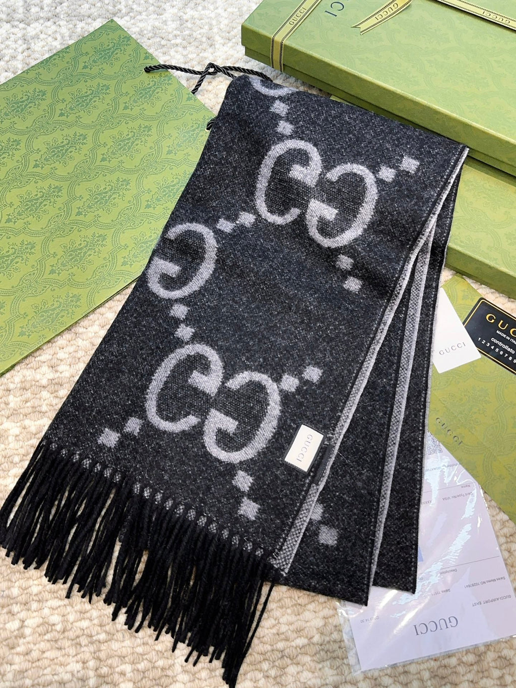 GUCCI SCARF 200 CM IN BLACK MIX LIGHT GRAY CASHMERE 396377