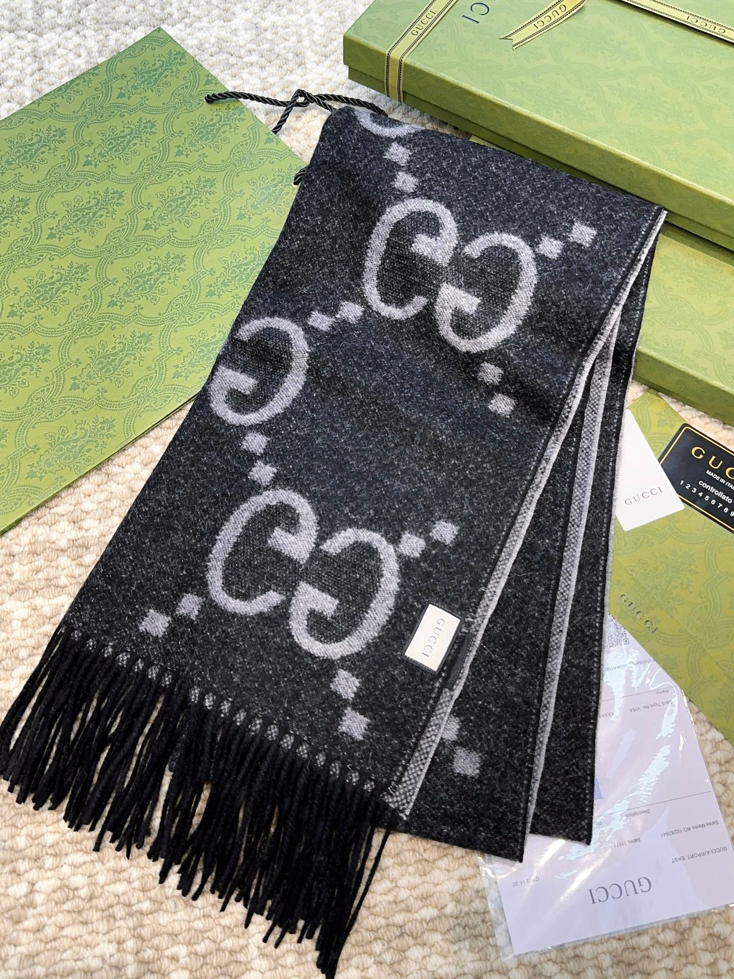 GUCCI SCARF 200 CM IN BLACK MIX LIGHT GRAY CASHMERE 396377