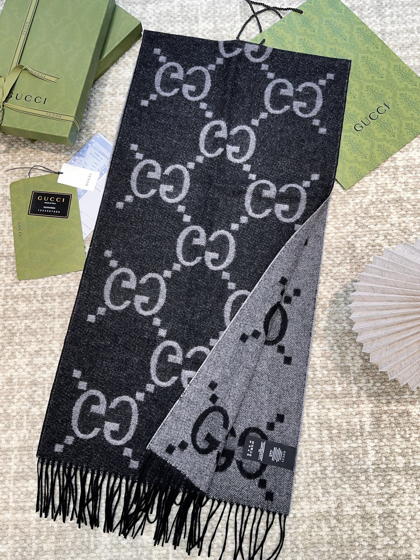 GUCCI SCARF 200 CM IN BLACK MIX LIGHT GRAY CASHMERE 396377
