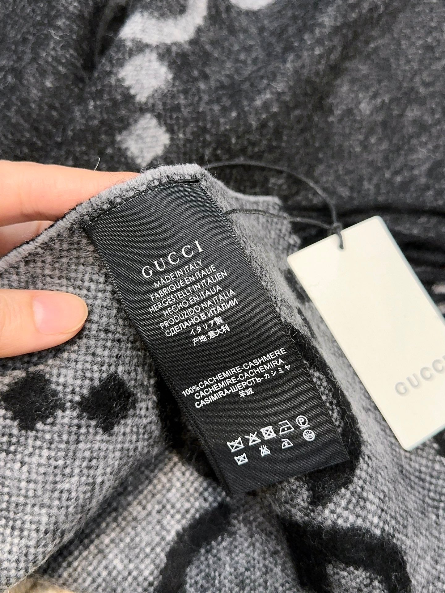 GUCCI SCARF 200 CM IN BLACK MIX LIGHT GRAY CASHMERE 396377