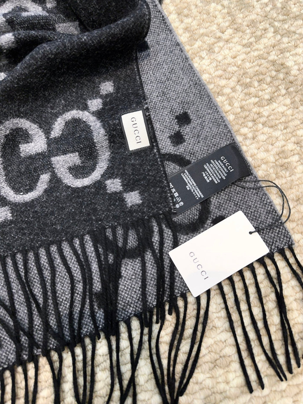 GUCCI SCARF 200 CM IN BLACK MIX LIGHT GRAY CASHMERE 396377