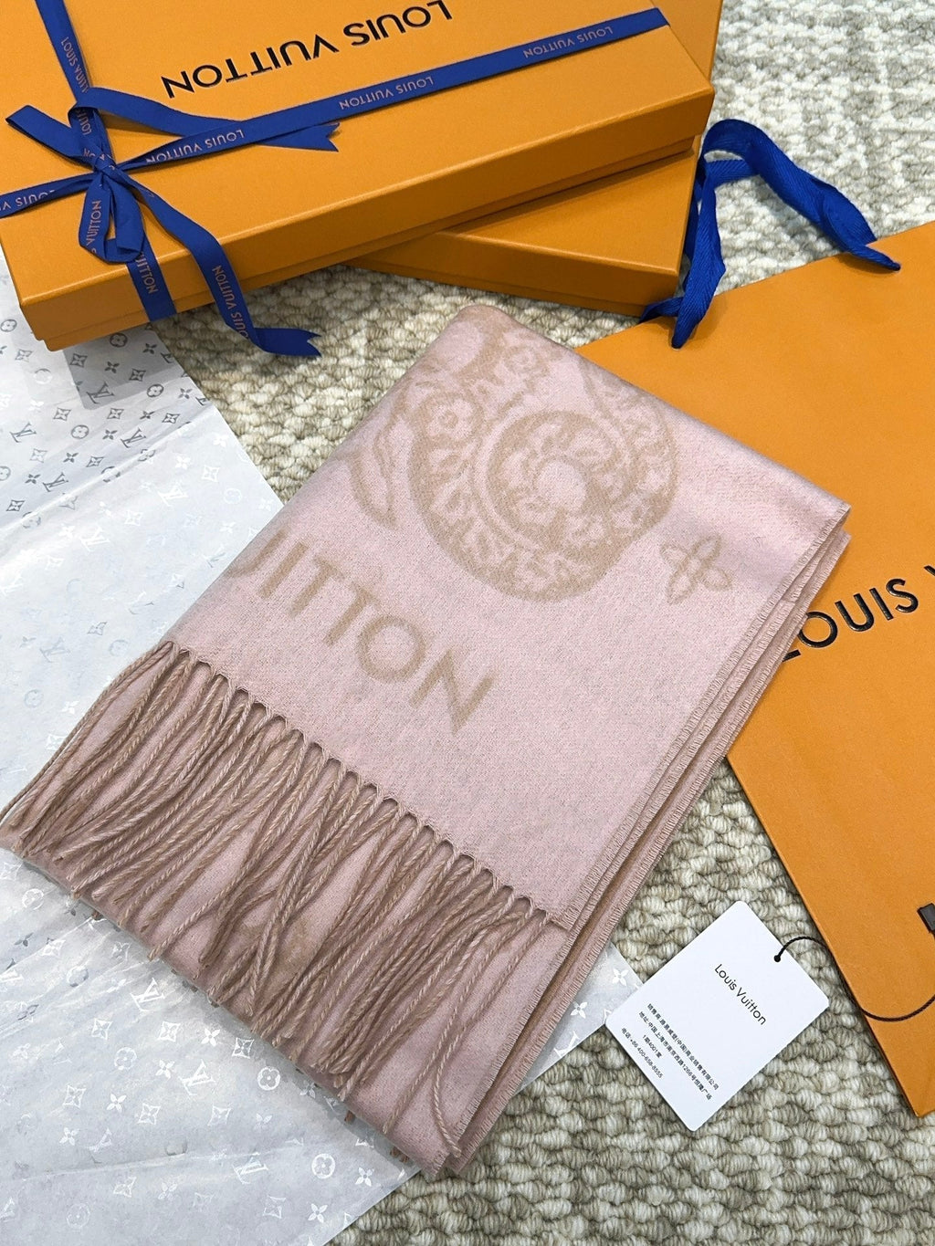 LOUIS VUITTON SCARF 170 CM IN LIGHT PINK MONOGRAM CASHMERE 396380