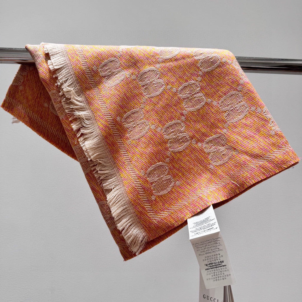 GUCCI SCARF 195 CM IN MELON ORANGE WOOL 399810