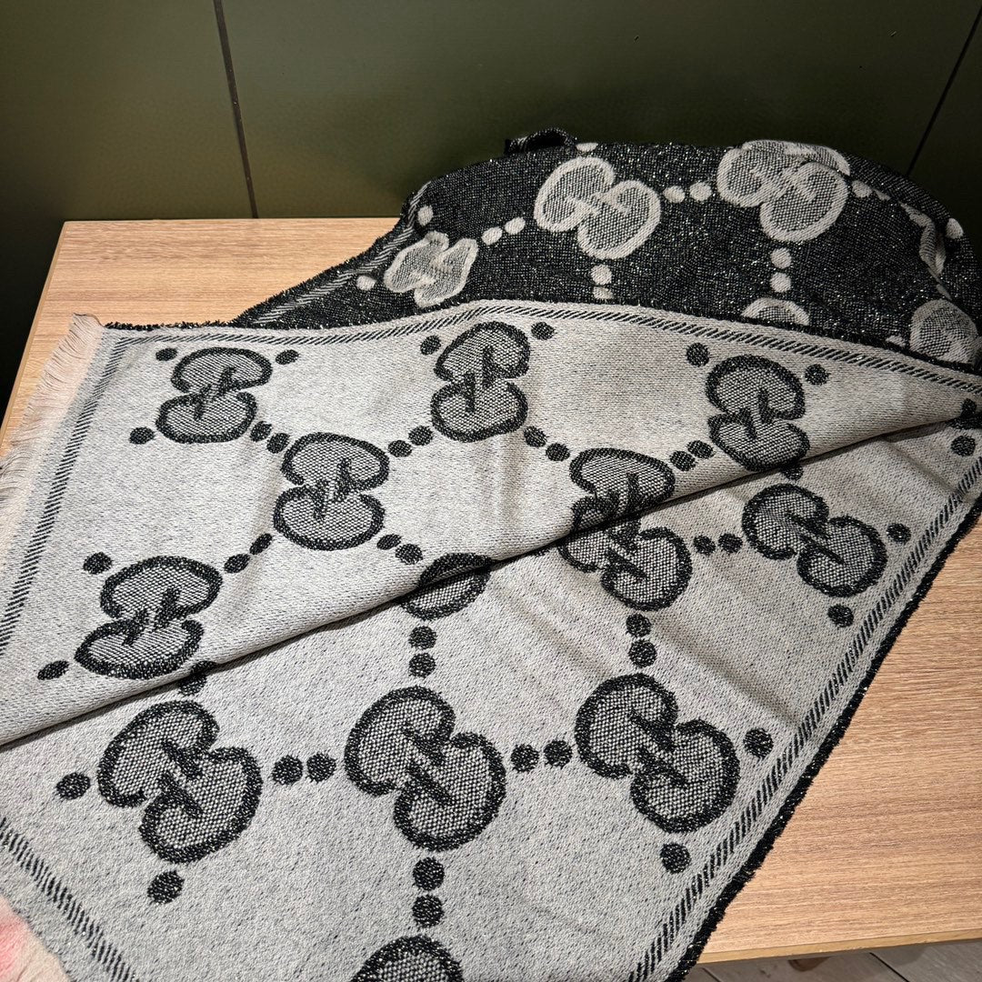 GUCCI SCARF 195 CM IN BLACK AND LIGHT GRAY WOOL LAMÉ JACQUARD 403977