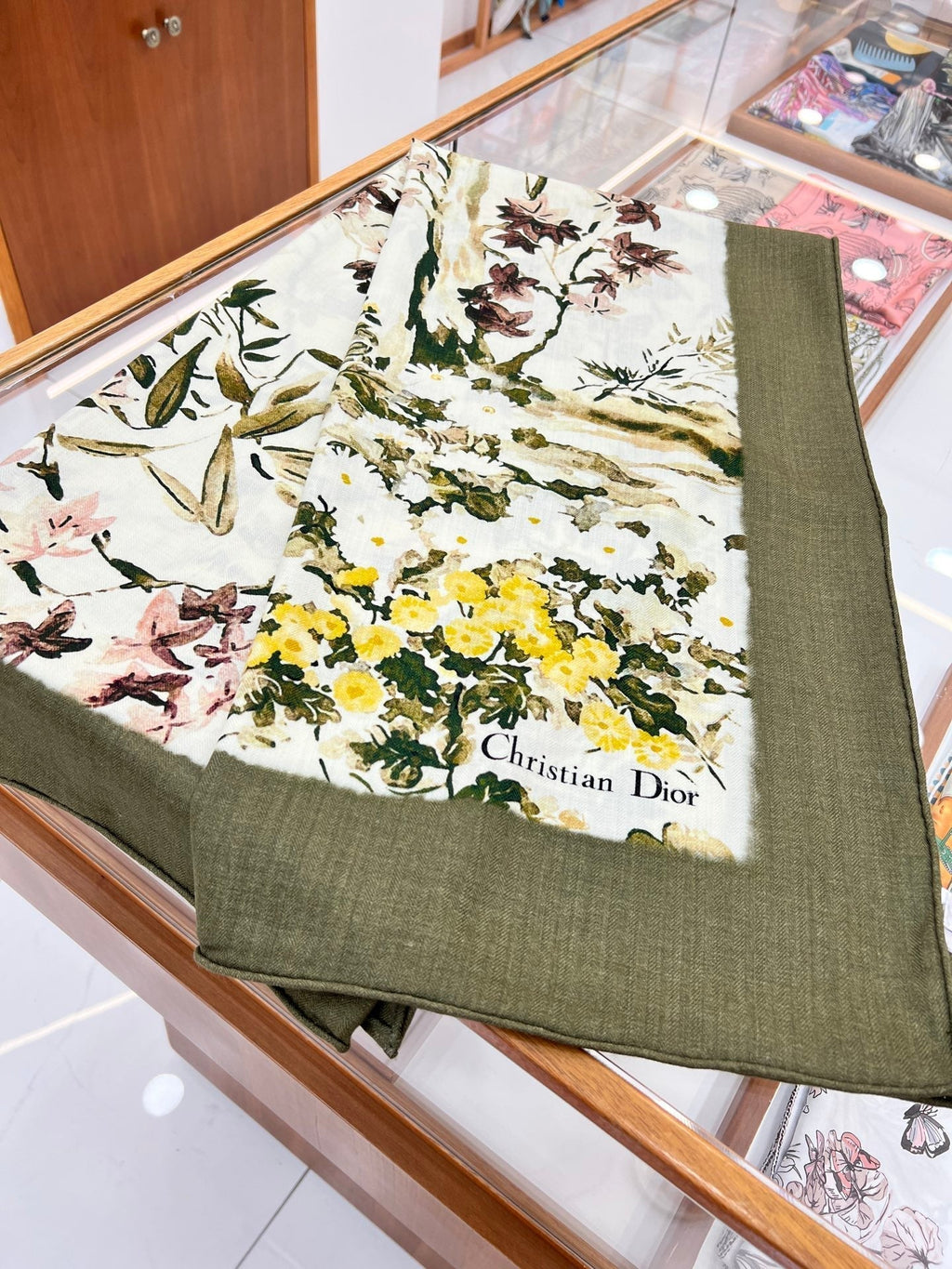 DIOR REVERSIBLE SCARF 140 CM IN CREAM WHITE MIX GREEN WOOL-SILK FABRIC 735876