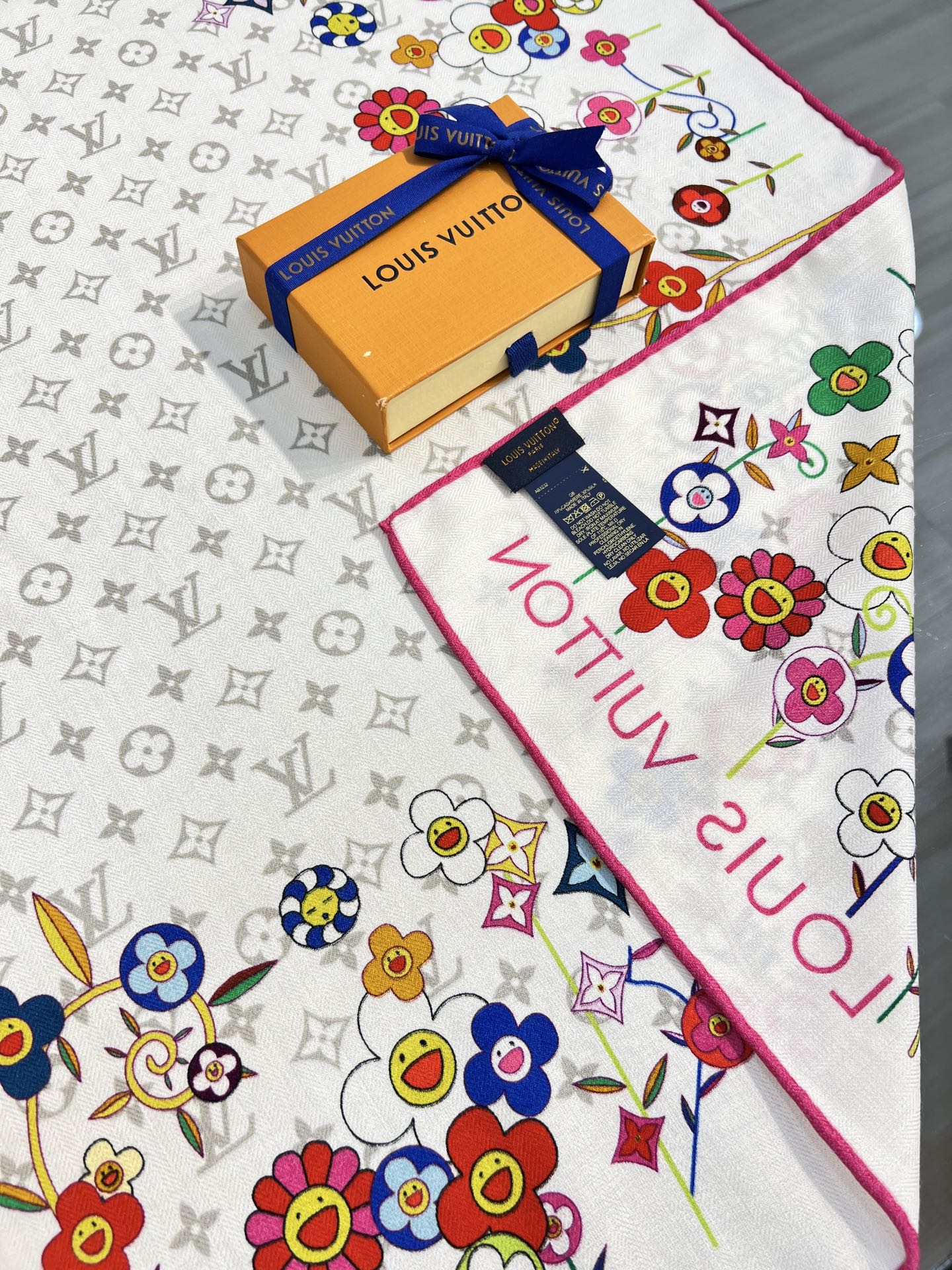 LOUIS VUITTON LV SCARF 135 CM IN WOOL MIX SILK 715458