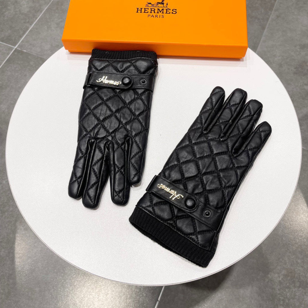 HERMES GLOVES IN BLACK LAMBSKIN AND WOOL LINING 109612