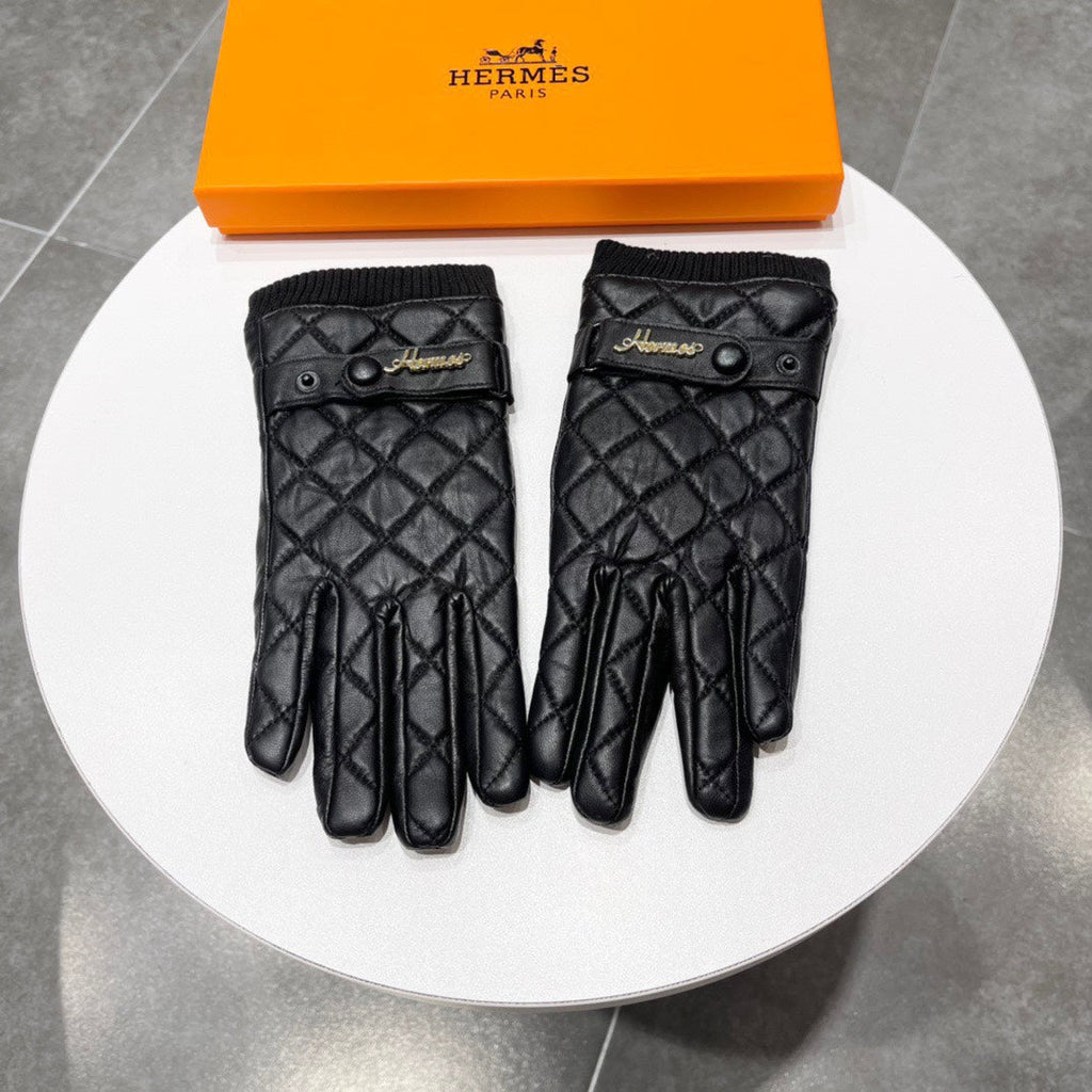 HERMES GLOVES IN BLACK LAMBSKIN AND WOOL LINING 109612