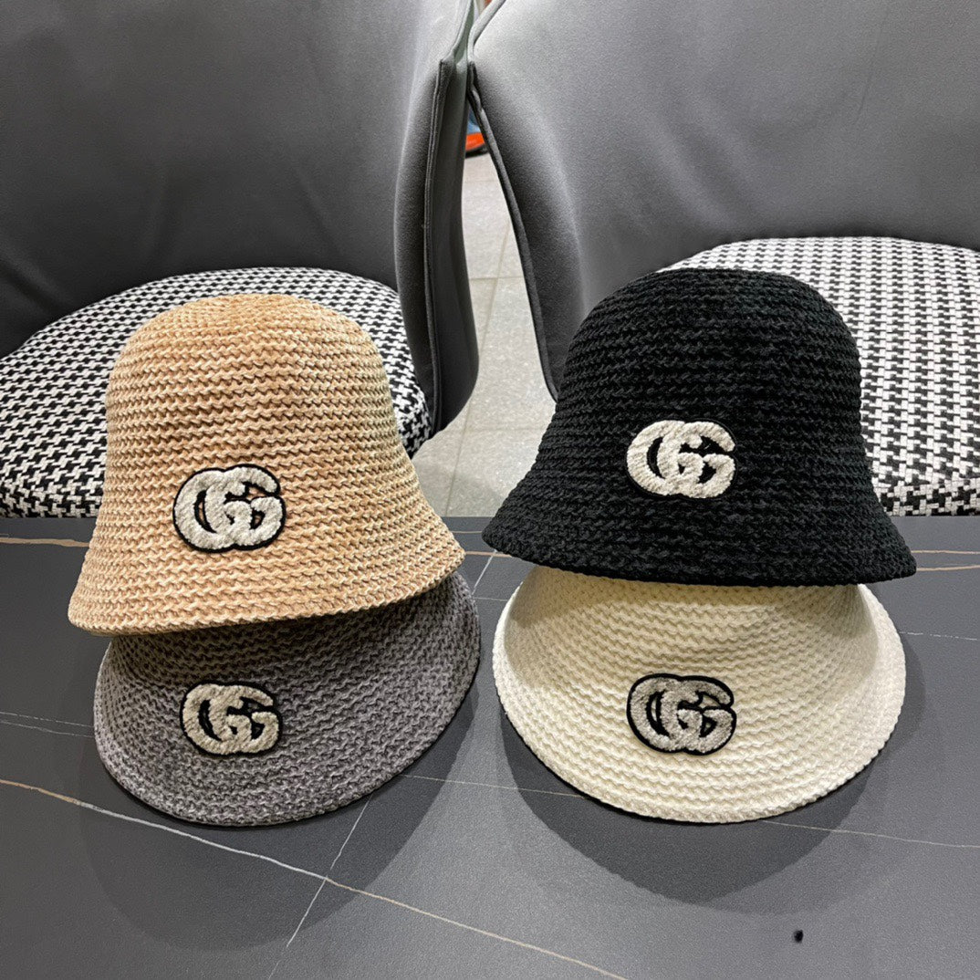 GUCCI BUCKET HAT IN WHITE WOOL 389113