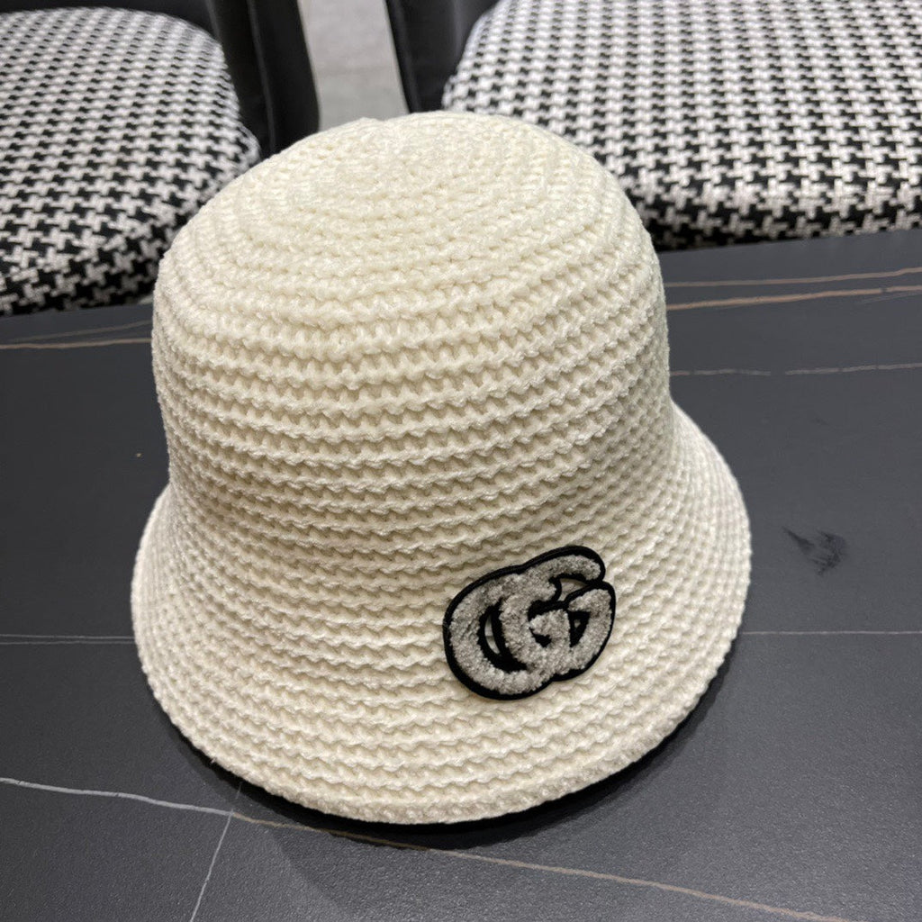 GUCCI BUCKET HAT IN WHITE WOOL 389113