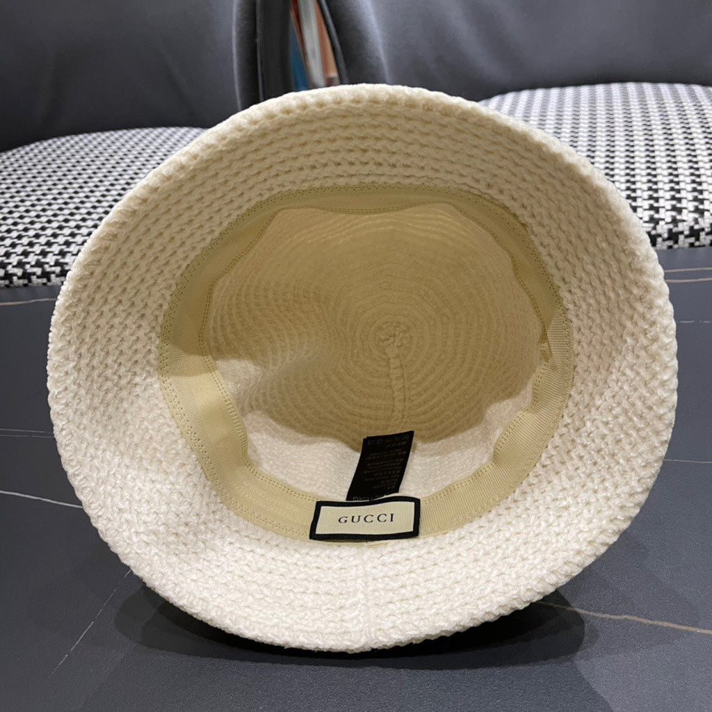 GUCCI BUCKET HAT IN WHITE WOOL 389113