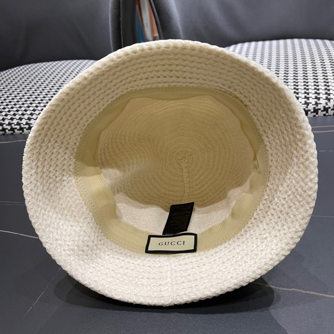 GUCCI BUCKET HAT IN WHITE WOOL 389113