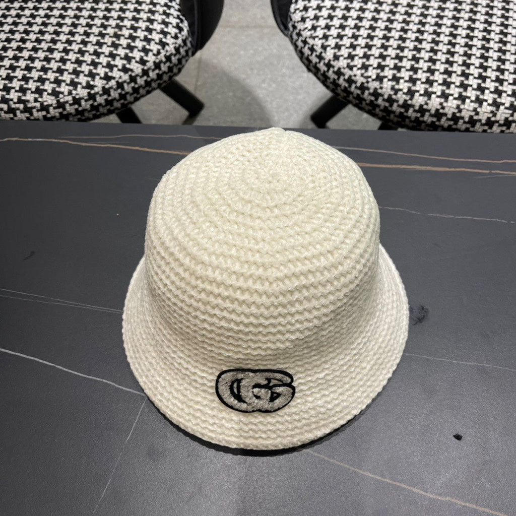GUCCI BUCKET HAT IN WHITE WOOL 389113