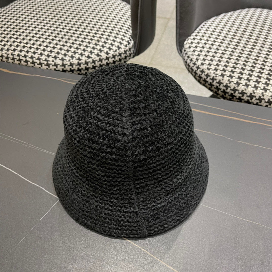 GUCCI BUCKET HAT IN BLACK WOOL 389114