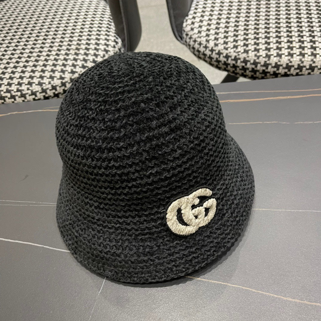 GUCCI BUCKET HAT IN BLACK WOOL 389114