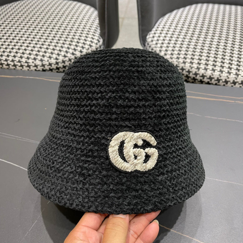 GUCCI BUCKET HAT IN BLACK WOOL 389114