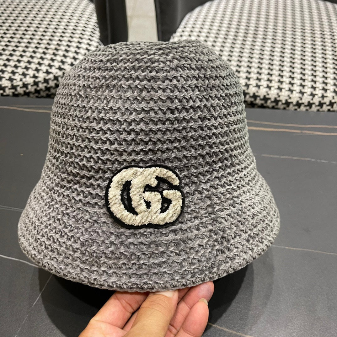 GUCCI BUCKET HAT IN STEEL GRAY WOOL 389116