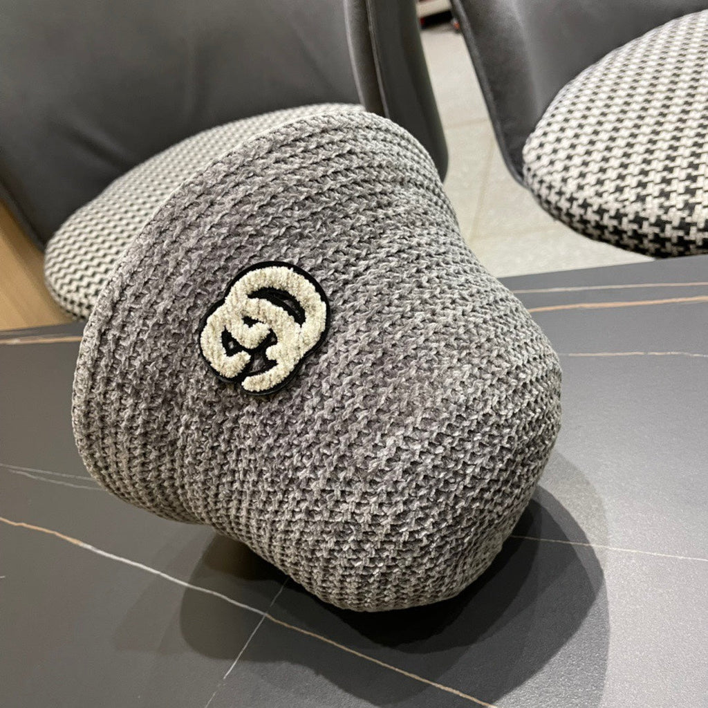 GUCCI BUCKET HAT IN STEEL GRAY WOOL 389116