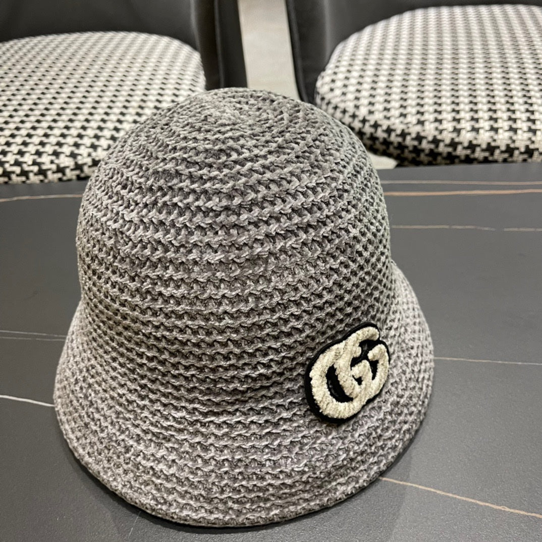 GUCCI BUCKET HAT IN STEEL GRAY WOOL 389116