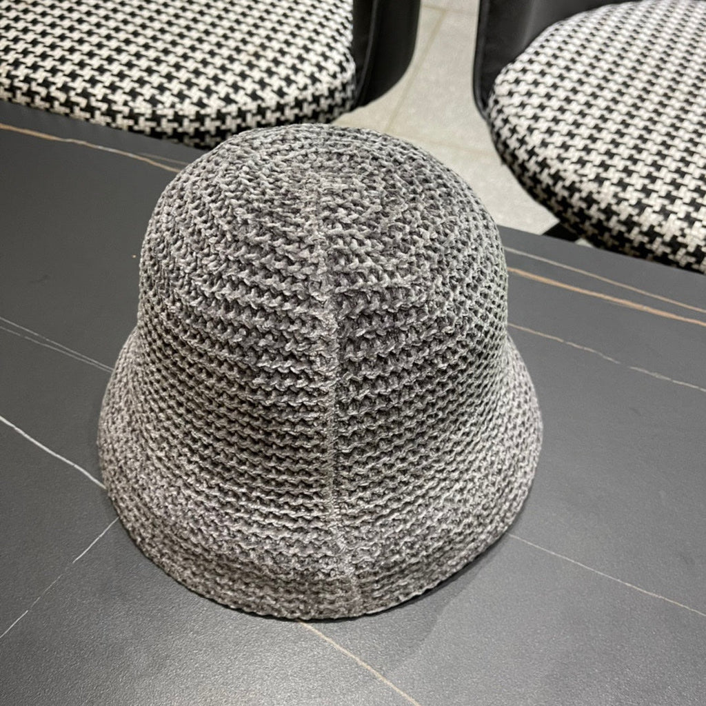 GUCCI BUCKET HAT IN STEEL GRAY WOOL 389116