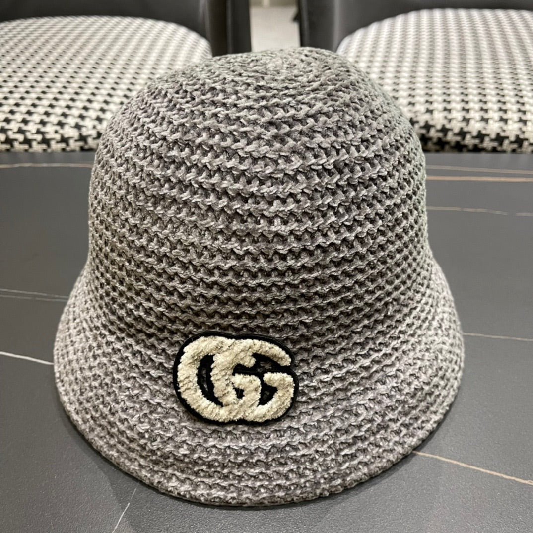 GUCCI BUCKET HAT IN STEEL GRAY WOOL 389116
