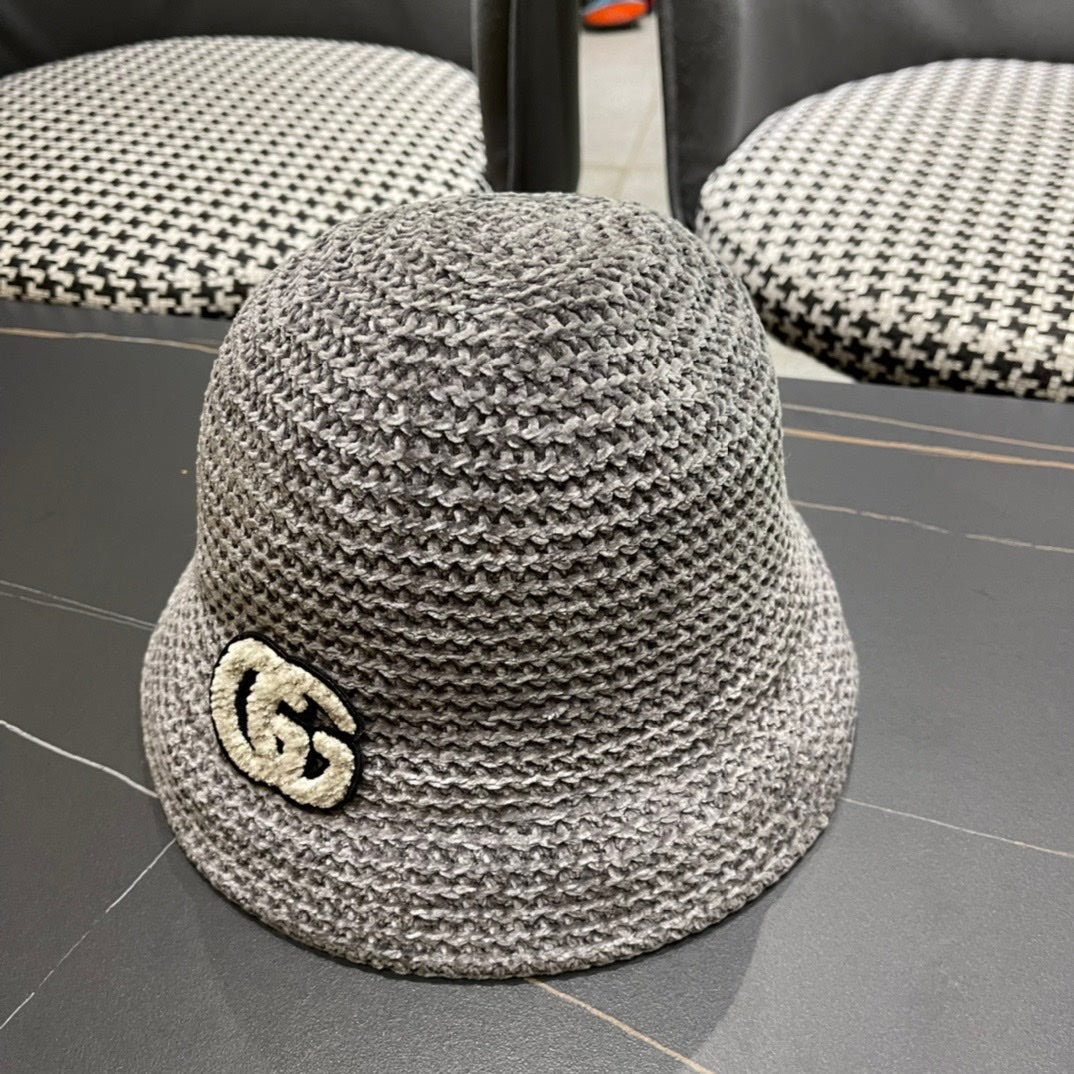 GUCCI BUCKET HAT IN STEEL GRAY WOOL 389116