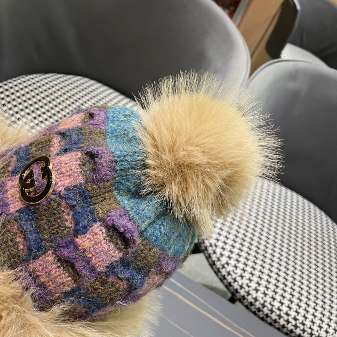 GUCCI BEANIE HAT IN COLORFUL WOOL AND RABBIT FUR 392115