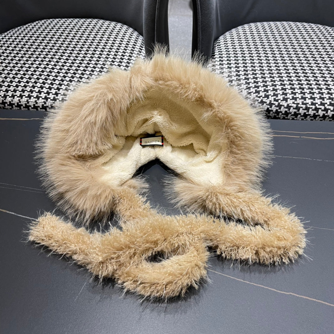GUCCI BEANIE HAT IN COLORFUL WOOL AND RABBIT FUR 392115