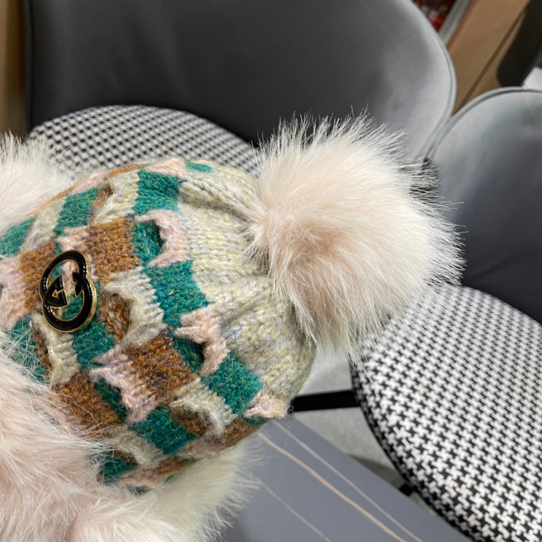 GUCCI BEANIE HAT IN COLORFUL WOOL AND RABBIT FUR 392116