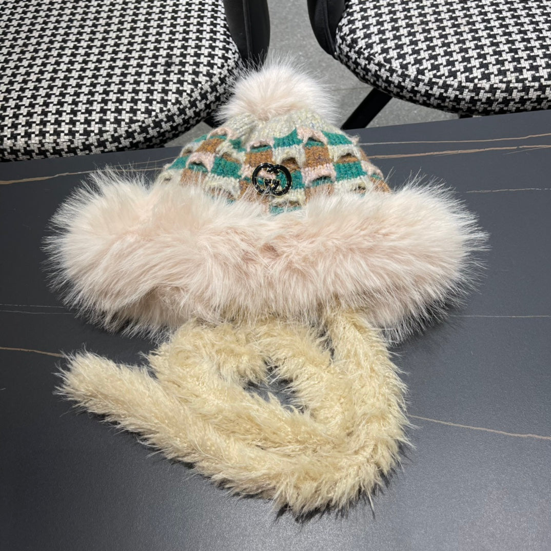 GUCCI BEANIE HAT IN COLORFUL WOOL AND RABBIT FUR 392116