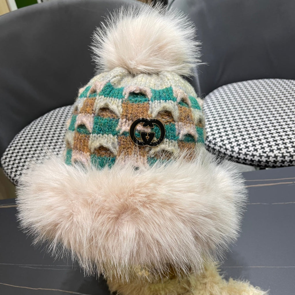 GUCCI BEANIE HAT IN COLORFUL WOOL AND RABBIT FUR 392116