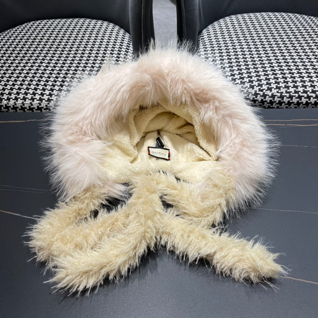 GUCCI BEANIE HAT IN COLORFUL WOOL AND RABBIT FUR 392116