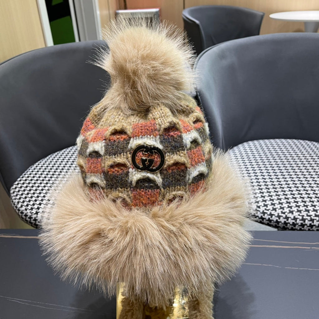GUCCI BEANIE HAT IN COLORFUL WOOL AND RABBIT FUR 392117