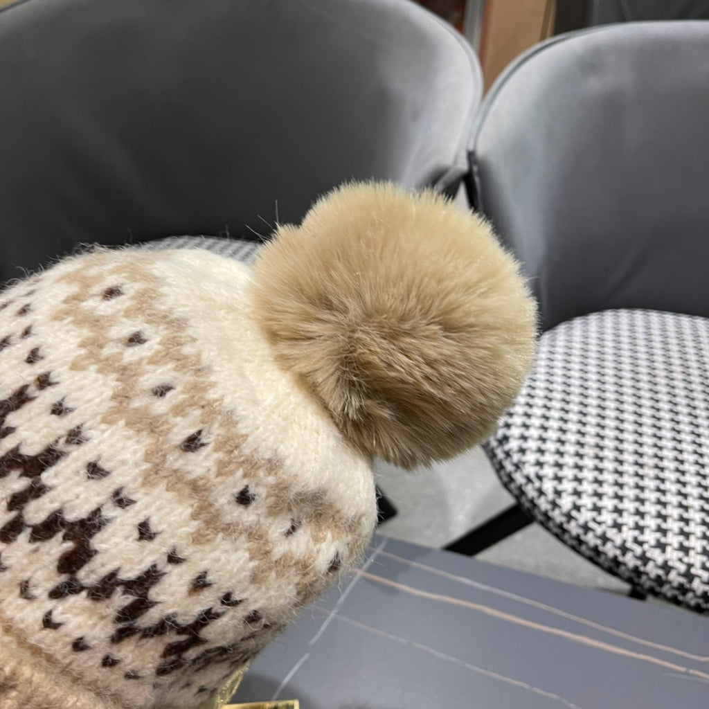GUCCI BEANIE HAT IN COLORFUL WOOL 394005